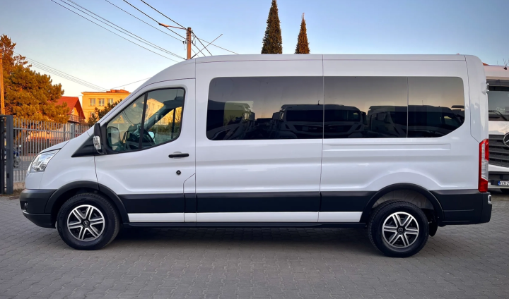 WypoLLyczenie busa Ford Transit - zdjęcie  1 z 5